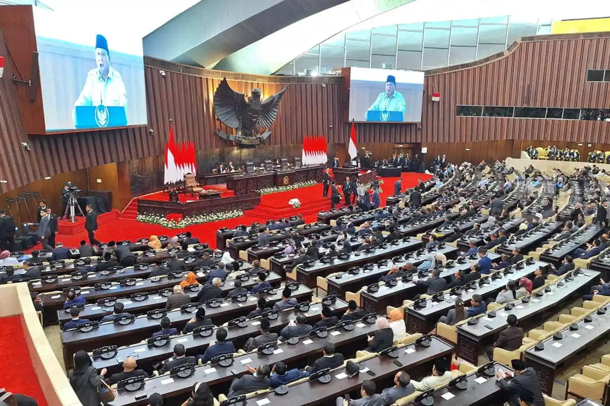 Suasana Rapat Paripurna DPR RI saat penyampaian dokumen kerangka kebijakan fiskal
