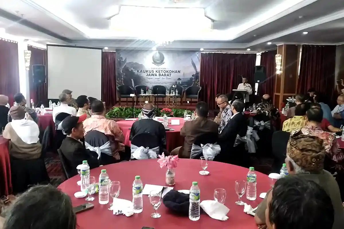 Suasana Saresahan Kaukus ketokohan Jawa barat di Bandung